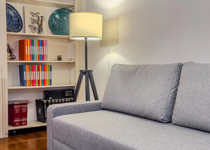 Isola District Milan Apartment